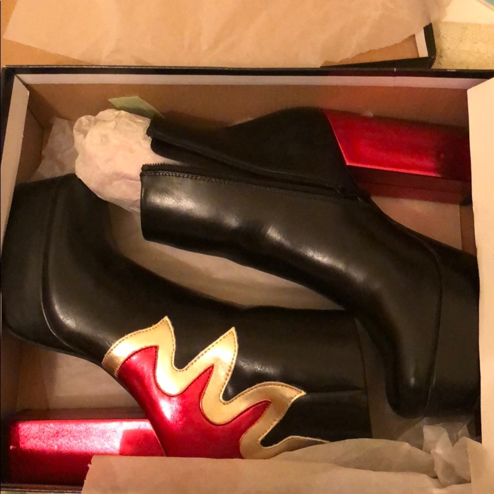 Forever 21 Black and Red Heeled Boots